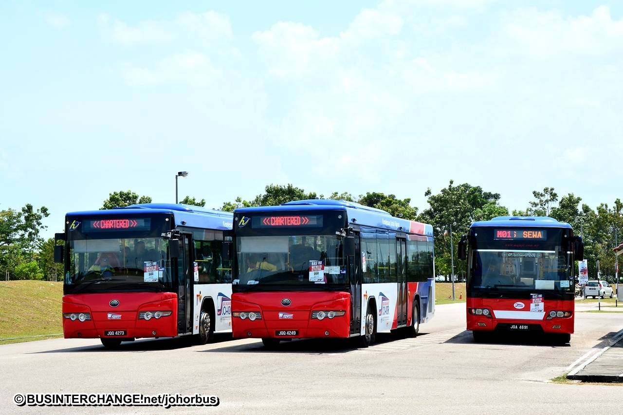 Buses with the Bas Muafakat Johor livery.