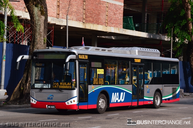 A Bonluck JXL6116 (JNU6665) operating on Maju bus service 229